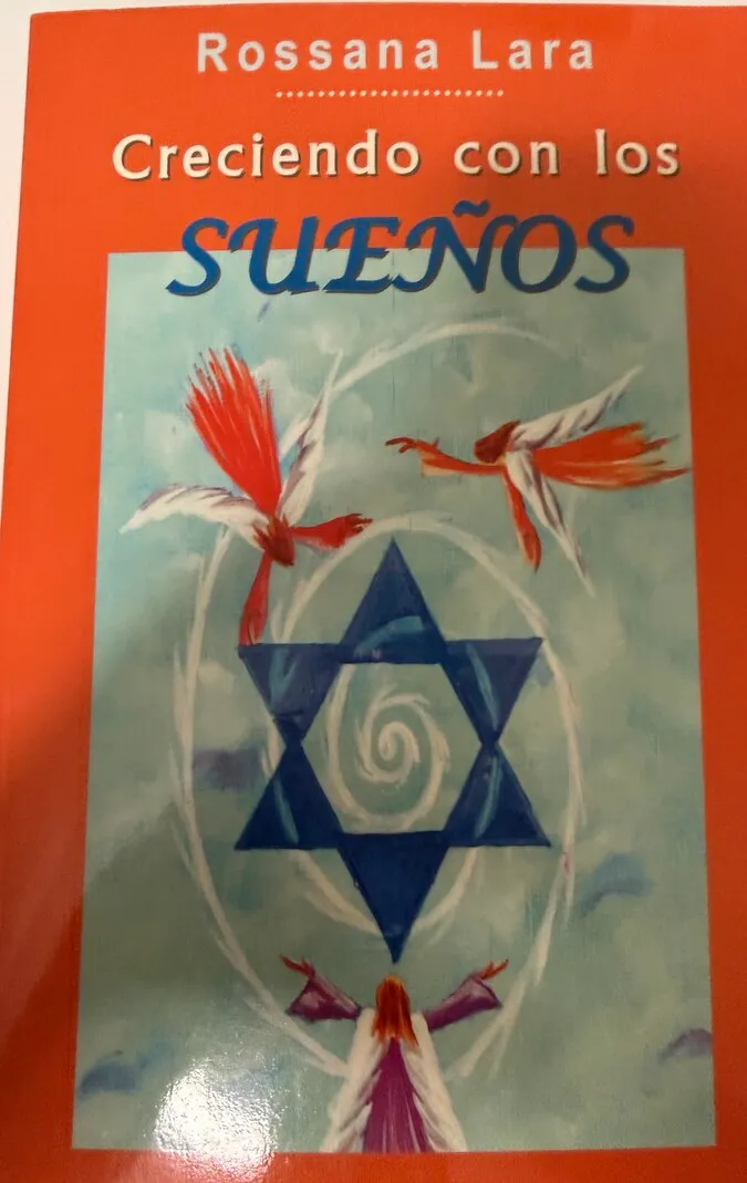 Cubierta del libro Creciendo con los sueños, de Rossana Lara.