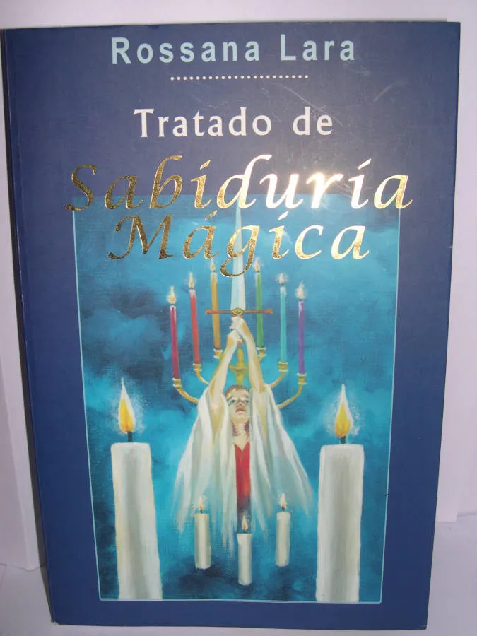 Cubierta del libro Tratado de sabiduría mágica, de Rossana Lara.